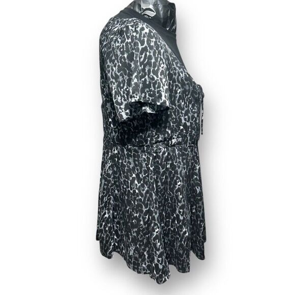 Torrid 0X Large Black Leopard Animal Print Lace-Up Blouse NWT Travel Work Chic - Picture 5 of 11